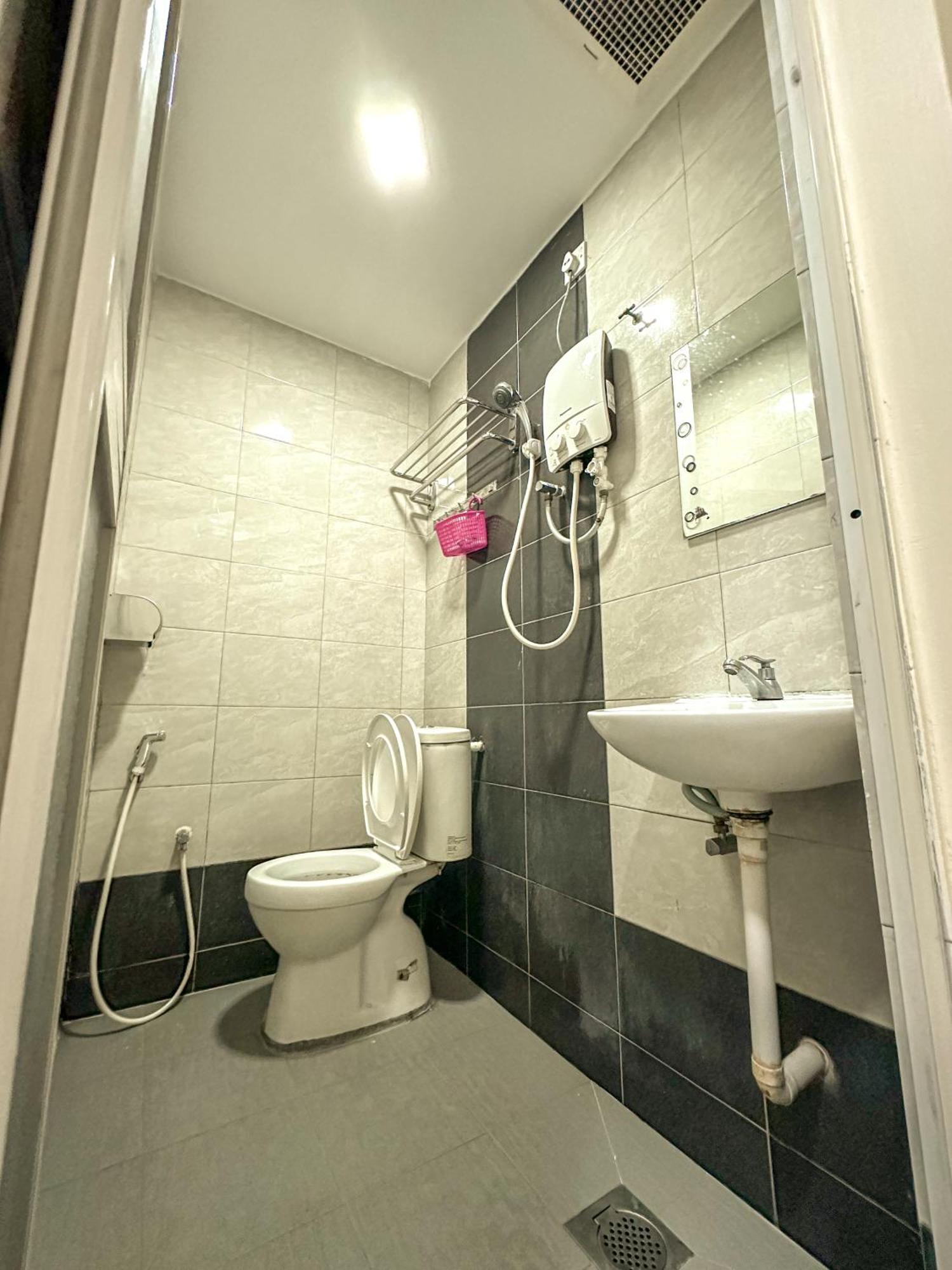 G Star Hotel Pantai Remis Exterior photo